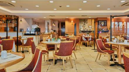 → Best Western Hôtel Alexandra · Hotel 4 estrellas Saint-Malo · Comedor de restaurante